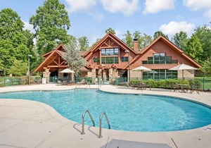 Nature is Calling! 2 Great Units, Close to Ripley s Moving Theater, Pool, Golf