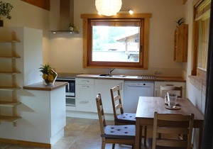 new semi-detached chalet, quiet and comfortable. With 2 bedrooms and 2 bathrooms.