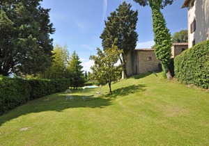 Nice apartment for 2 guests with pool, WIFI, TV, panoramic view and parking, close to Arezzo
