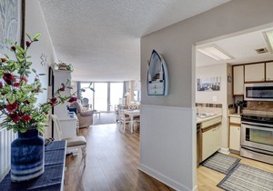 Oceanfront Point Unit, with wine fridge, steps to the beach