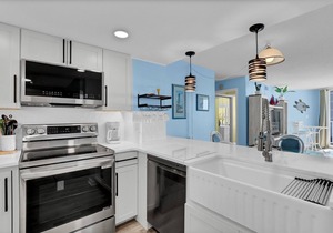 Oceanfront condo with ocean views!