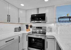 Oceanfront condo with ocean views!
