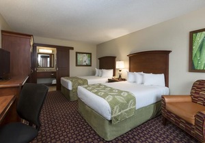 Orlando Vacation! 3 Convenient Units, Pool, Free Parking, Near SeaWorld Orlando