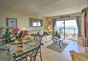 Ormond Beach Condo w/Balcony & Views