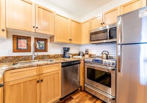 Overlooks Keystone Base Area, Short Walk to Lifts; Private Balcony with Views