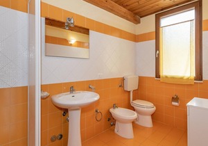 Pet-Friendly Apartment with Pool, Wi-Fi, playground & Garden