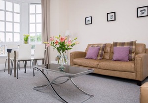 Prestwick Town Centre Stunning Flat for holidays and corporate lets