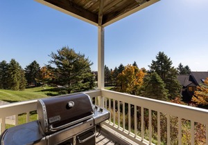 Prime Resort Location, Modern Ski/Out w/Balcony