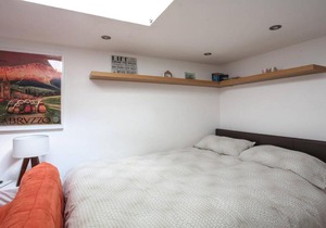 Private studio flat close to Seven sisters station