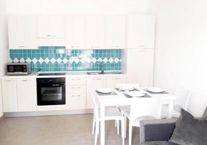 Provided one-bedroom ground floor apartment a stone's throw from the sea, in a lively and serviced area