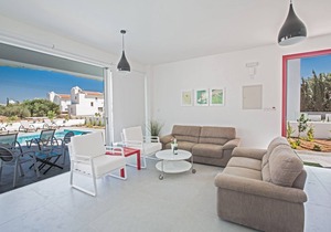 Protaras Greco Villa CCV2 - a villa that sleeps 10 guests in 5 bedrooms