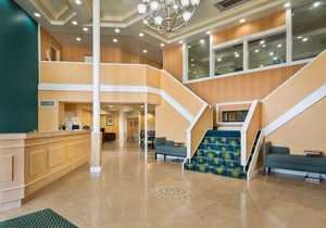 Quality Inn & Suites Middletown - Newport