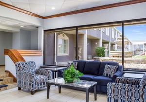 Quality Inn & Suites Kansas City - Independence I-70 East