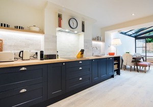 Quiet Classical/Modern Designer Garden Flat