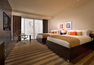 Quiet Luxury Near Airport | Family-Friendly Room with Outdoor Pool