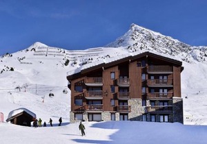 Résidence Pierre De Soleil - Studio fonctionnel · Skis aux pieds MAE-3800