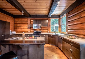RCNT Chalets / 5 bedroom Chalet with private spa
