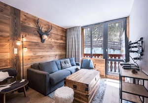 Renovated Apartment · Near Center · Ski-In/Ski-Out · South-Facing Balcony