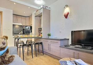 Renovated studio in Val d'Isère, 4 people, near center and slopes, with balcony and WIFI