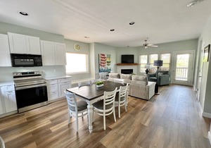 Rock Lane 142 lakefront with resort amenities!
