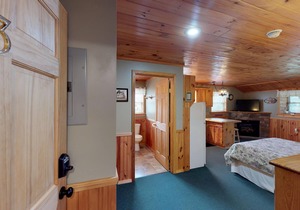 Rough Cut Lodge - Suite 3