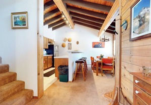 Rustic Home, Quiet Location. Near Bike Trails & Lakes Basin. Hot Tub On-site
