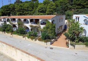 Sea Front Apartment 4 beds with balcony 250 meters from the beach