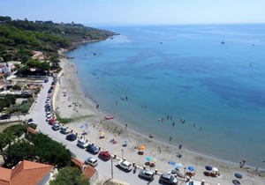 Sea Front Apartment 4 beds with balcony 250 meters from the beach