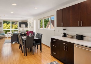 Seattle Vacation Home: Capitol Hill - 3 bed/2.5 bath, great location