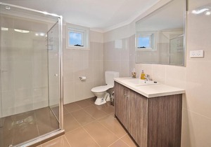 Single Room w/ Private Bathroom in Brunswick!