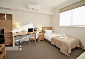 Single Room w/ Private Bathroom in Brunswick!