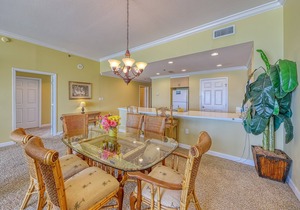 Sizable condo w/private balcony & gulf views - located right on the beach