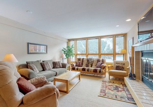 Ski view condo with pool & hot tub, 2 fireplaces - walk to lifts