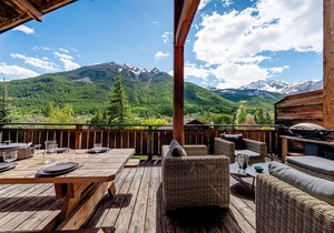 Sleeps 14. Charming and prestigious apartment in Serre Chevalier