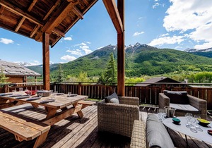 Sleeps 14. Charming and prestigious apartment in Serre Chevalier