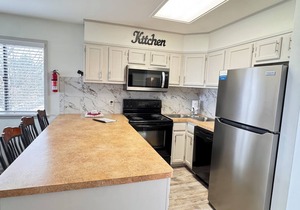 South Shore 1 Bdrm/Amazing Amenities! MiniGolf, Hot Tub, Sauna & More!