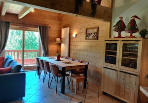 Spacious apartment for 10 with pool, spa, and parking in Saint-Martin-de-Belleville