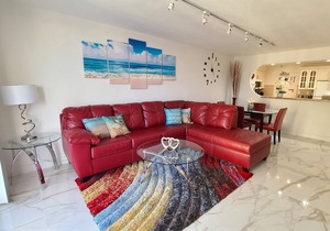 Spacious 1BR Oceanfront Condo in Miami Beach with Direct Beach Access
