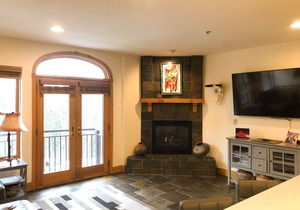 Spacious and Quiet 1-Bedroom Condo With Great Amenities