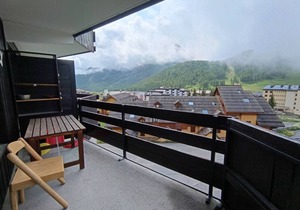 Spacious apartment for 7 near slopes, pets allowed