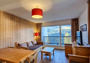 Spacious apartment in the center, balcony, pets allowed
