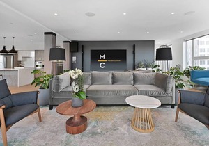 Spacious Central Square Studio w/Doorman, near T Stop