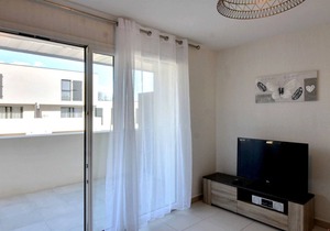 Spacious penthouse apartment with secure private parking.