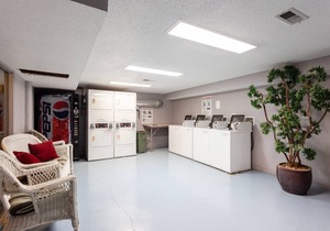 Spacious Plaza Condo 12