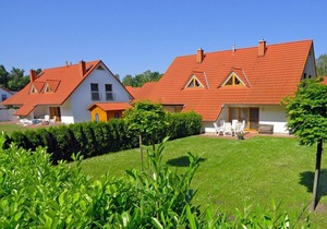 Spacious semi-detached house with garden, terrace and pool in the Zingst vacation park -