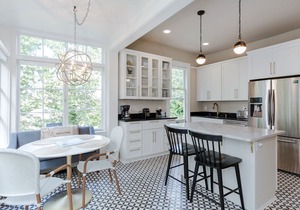 Spacious Updated Victorian in Eastlake w/ Lake-View Balcony & Chef’s Kitchen