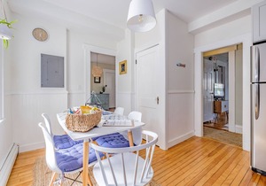 Spacious West End Retreat, Walk Everywhere, Prime Portland Location