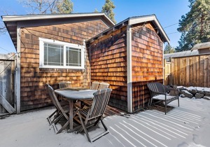 St. Helens Place Bungalow | Old Bend | Pet friendly (dog)
