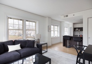 Steps to Shops, Eats | Easy Access + W&D | Zencity