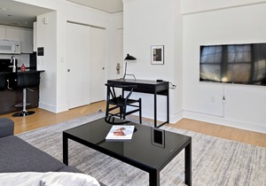 Steps to Shops, Eats | Easy Access + W&D | Zencity